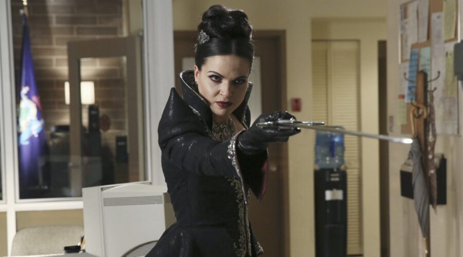 Once Upon a Time 4: Regina Mills interpretata da Lana Parrilla. Credits: Rai © ABC Studios