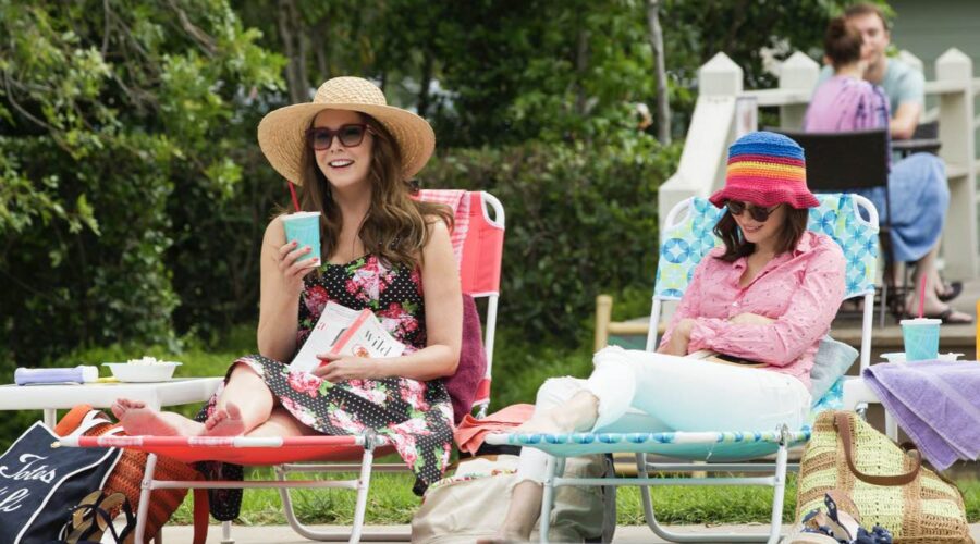 Lauren Graham E Alexis Bledel In Una Mamma Per Amica Di Nuovo Insieme. Credits: Saeed Adyani/Netflix