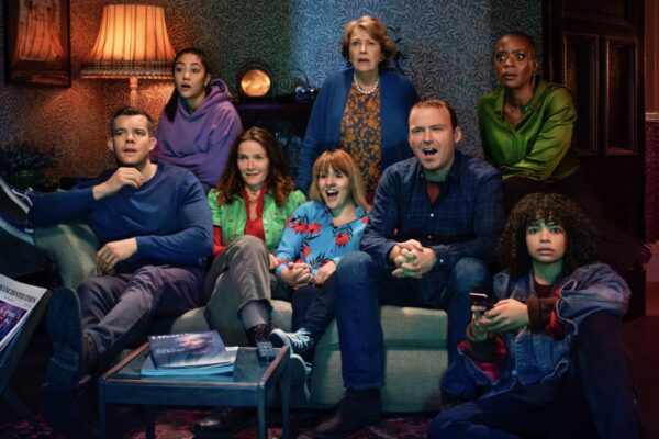 Il Poster di Years and Years. Credits Starzplay Italia