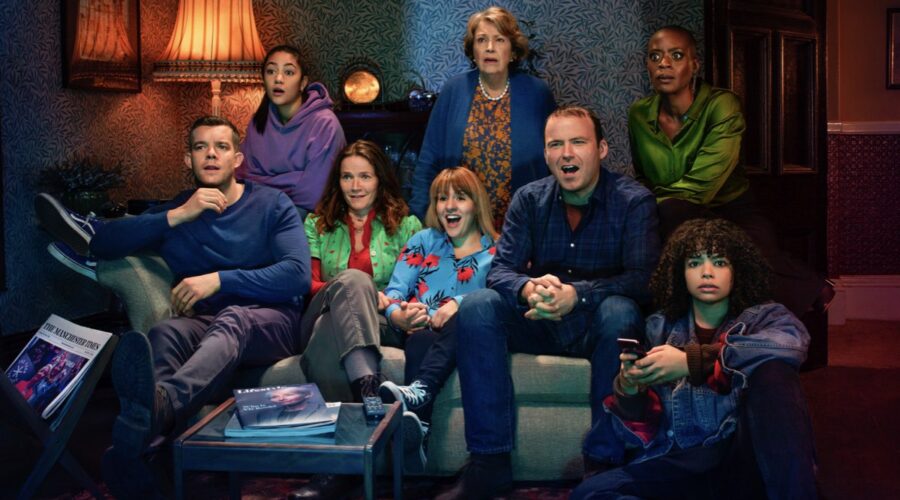 Il Poster di Years and Years. Credits Starzplay Italia