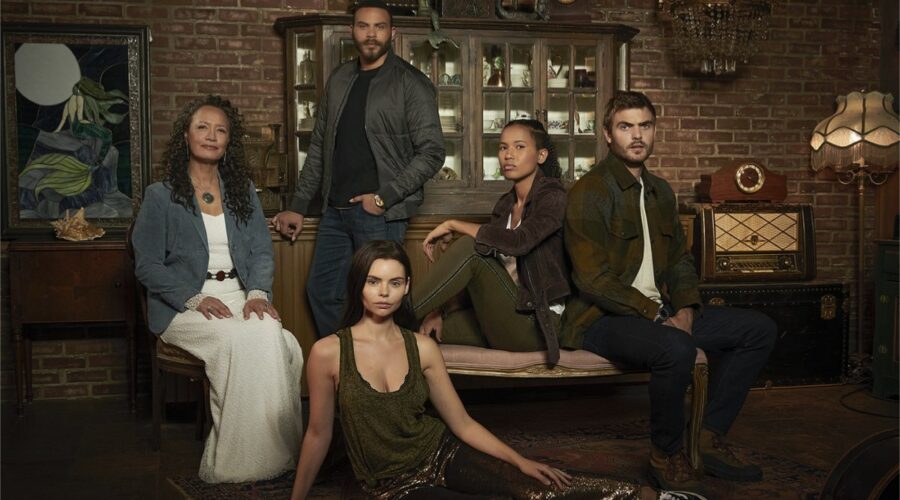 Da sinistra, Fola Evans-Akingbola, Ian Verdun, Sibongile Mlambo, Alex Roe e Eline Powell. Credits Rai 4