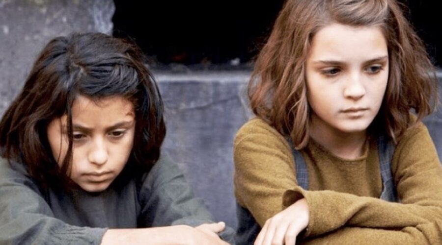 L'amica geniale Ludovica Nasti interpreta Lila e Elisa del Genio interpreta Elena nella prima stagione Credits RAI e TIMVISION