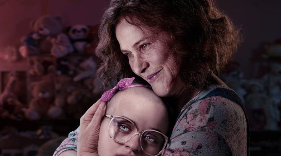 Joey King e Patricia Arquette nel poster di The Act. Credits Starzplay Hulu