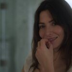 Sarah Shahi Interpreta Billie In Sex Life Credits: Netflix
