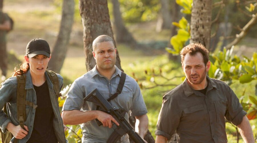 Jennifer Carpenter e Lev Gorn As Tal In Una Scena Di Caccia Alla Spia Credits: Mediaset