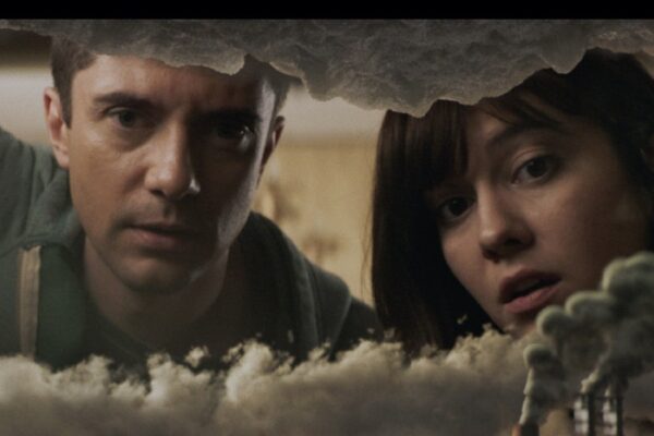 Topher Grace e Mary Elizabeth Winstead In Love Death And Robots. Credits: Netflix