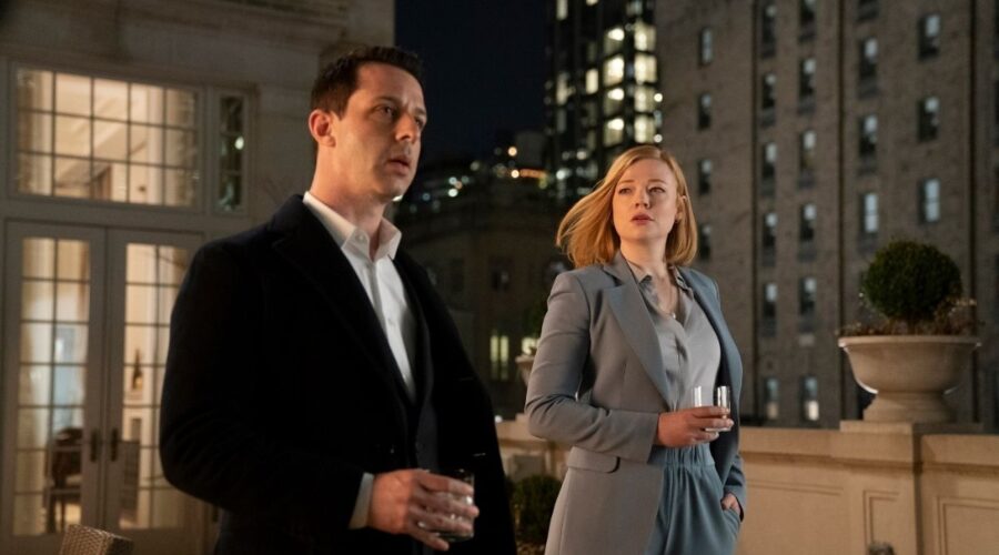 Da sinistra: Jeremy Strong e Sarah Snook in una scena di Succession. Credits: HBO via Sky.