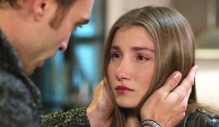 Deniz e Asuman in Bitter Sweet soap opera Credits Star tv e Mediaset