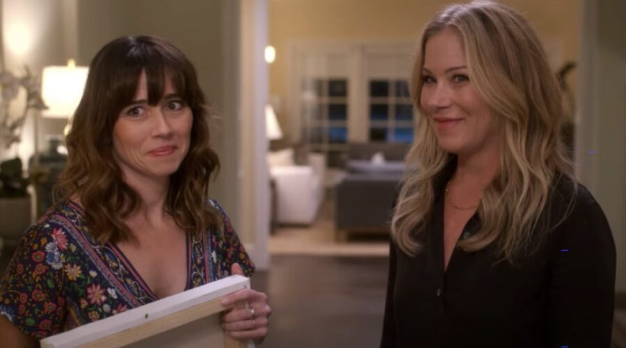 Da sinistra Linda Cardellini e Christina Applegate in Dead To Me 2. Credits Netflix
