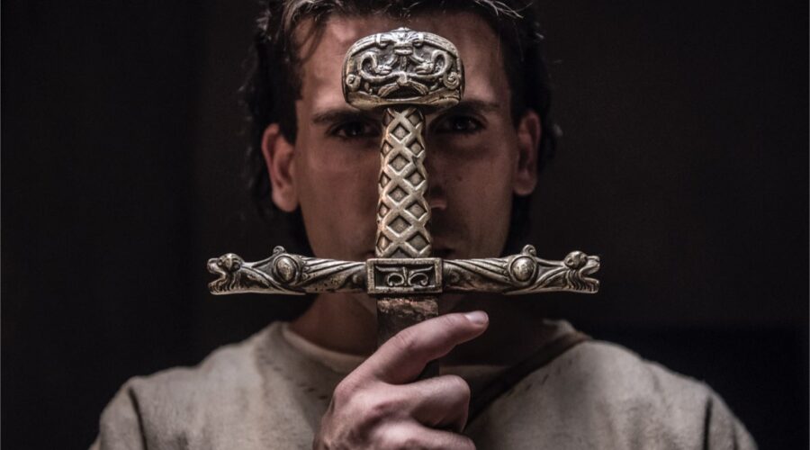 El Cid: Jaime Lorente in una foto di scena. Credits: Amazon Prime Video