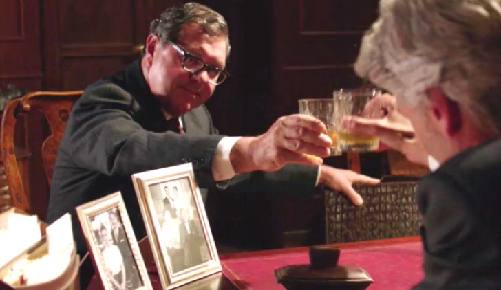 Il paradiso delle signore 4 Gualtiero Mairan con Umberto a Villa Guarnieri nella puntata 14 Credits RAI