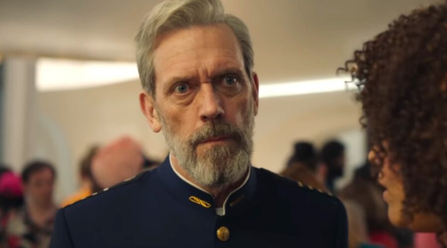 Hugh Laurie in Avenue 5, Credits HBO