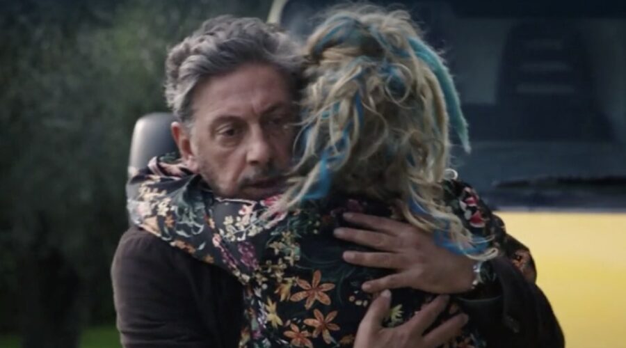 Sergio Castellitto e Anna Manuelli nei panni di Vanni e Erica nell ultima puntata di Pezzi Unici. Credits Rai Uno