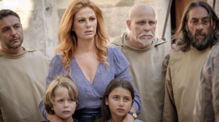 Come una madre Fiction con Vanessa Incontrada, foto pubblicata sul profilo Twitter ufficiale dell'ufficio stampa Rai