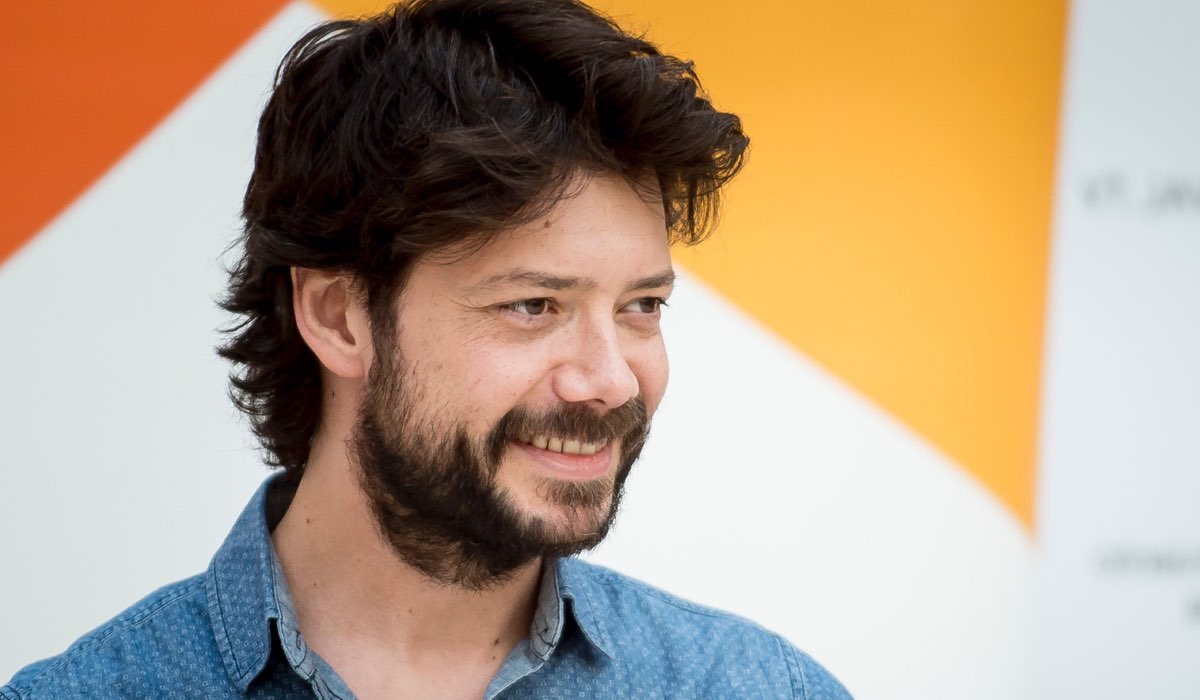 Il Molo Rosso è una serie tv con Alvaro Morte nel cast, qui l'attore al photocall de La Casa di Carta nel 2017 Credits Samuel de Roman e Getty Images