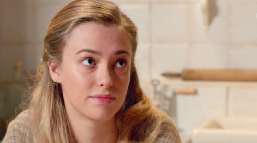 Il Paradiso delle Signore 4 Angela Barbieri interpretata da Alessia Debandi, qui a casa nella puntata 42 Credits RAI