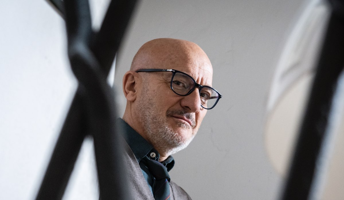 Claudio Bisio Nella Serie Tv Tutta Colpa Di Freud Credits Amazon