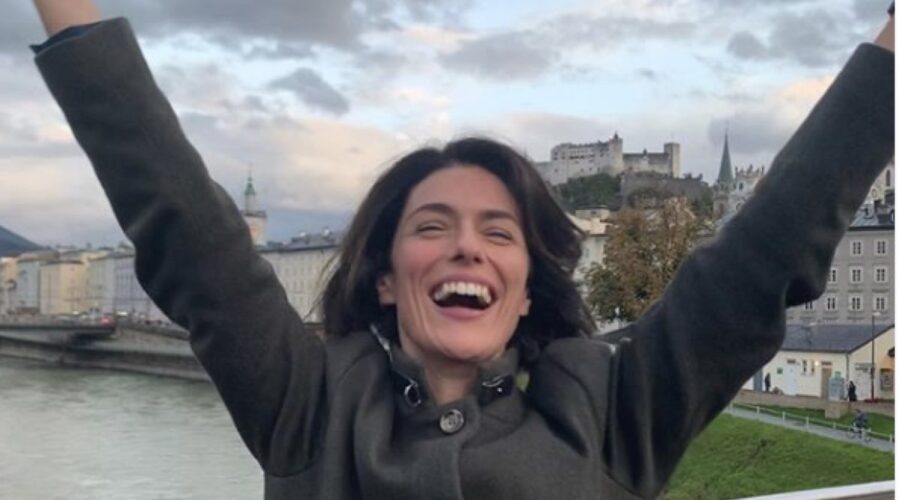 Anna Valle di Vite in fuga in uno scatto pubblicato da Luca Ribuoli sulla sua pagina Instagram ufficiale