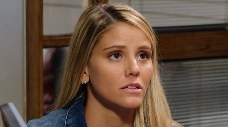 Arianna Montefiori entra nel cast de Il Paradiso delle Signore 4, qui ne L'Isola di Pietro 3 nei panni di Margherita Credits Mediaset