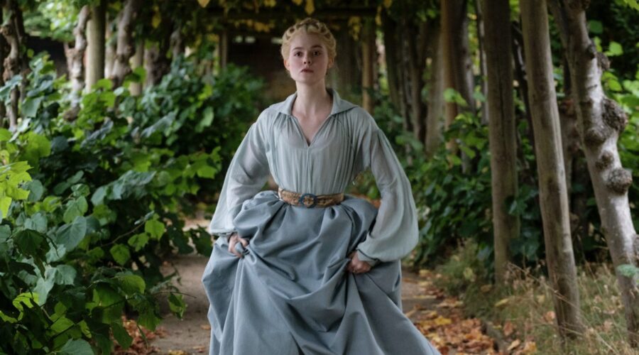 Elle Fanning in una foto di The Great. Credits Starzplay Italia