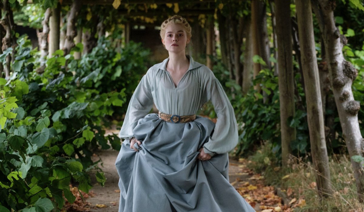 Elle Fanning in una foto di The Great. Credits Starzplay Italia