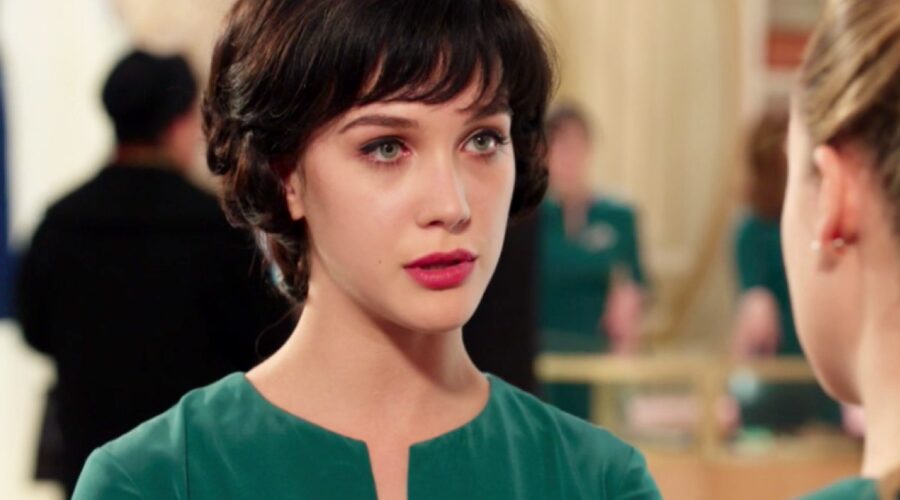 Il Paradiso delle Signore 4 Marina Fiore interpretata da Ludovica Coscione mentre parla con Angela Barbieri interpretata da Alessia Debandi nella puntata 76 Credits RAI