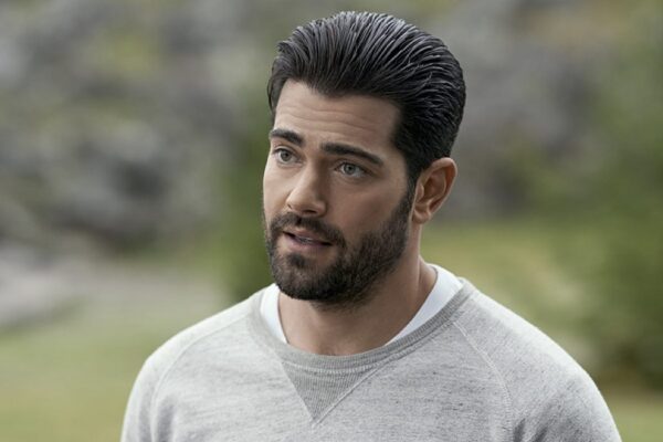 Jesse Eden Metcalfe in Chesapeake Shores serie tv Credits Hallmark Channel