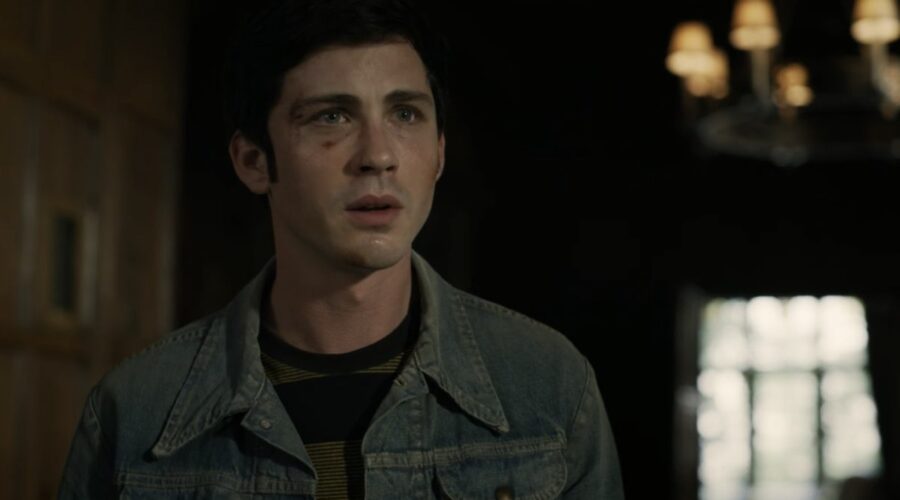 Logan Lerman nei panni di Jonah in Hunters. Credits Amazon Prime Video