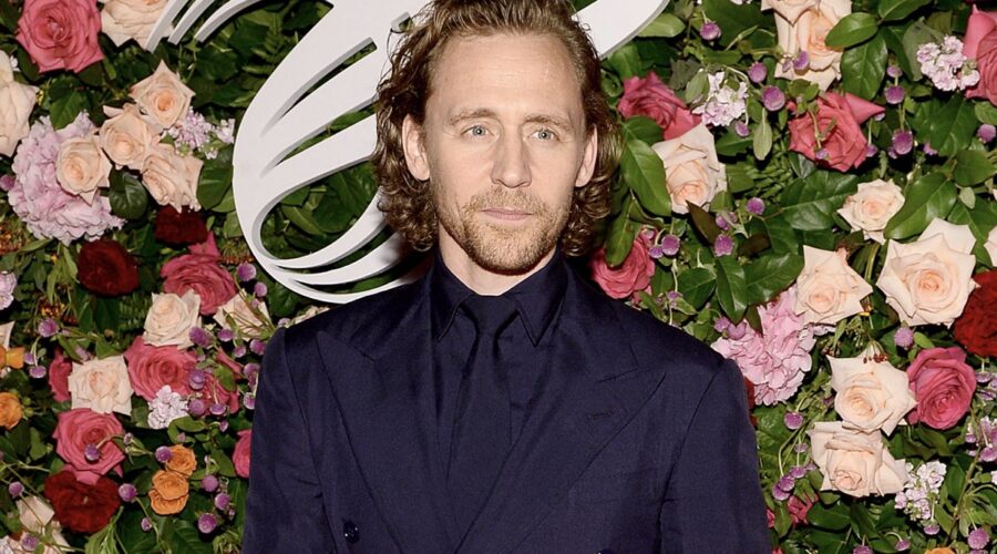 Tom Hiddleston attends The American Theatre Wing's 2019 Gala, Credits Noam Galai e Getty Images