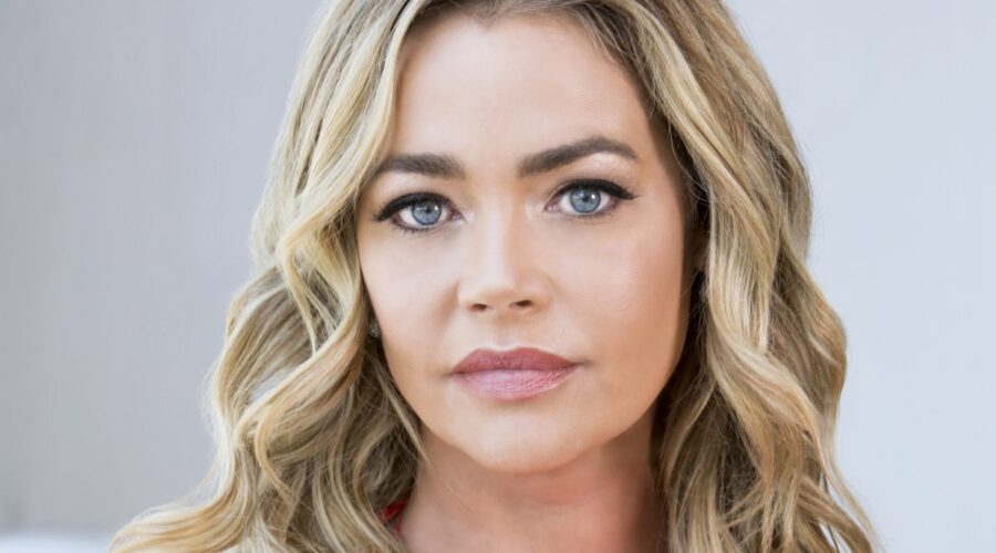 Denise Richards (Shauna Fulton) in “Beautiful”. Credits: BBL Distribution e Mediaset.