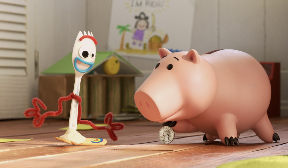 Forky in una scena della serie. Credits Disney Plus