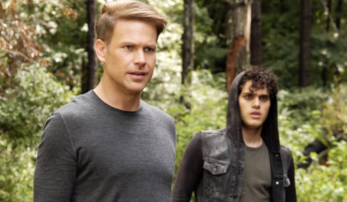 Legacies ARIA SHAHGHASEMI interpreta LANDON KIRBY E MATTHEW DAVIS nei panni di ALARIC SALTZMAN, qui nella puntata 1x02 Credits Warner e Mediaset