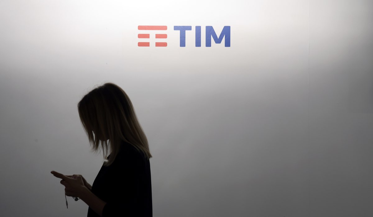 Logo di TIM esposto al Meeting degli Shareholders di TIM Telecom del 24 aprile 2018 a Milano Credits Pier Marco Tacca e Getty Images