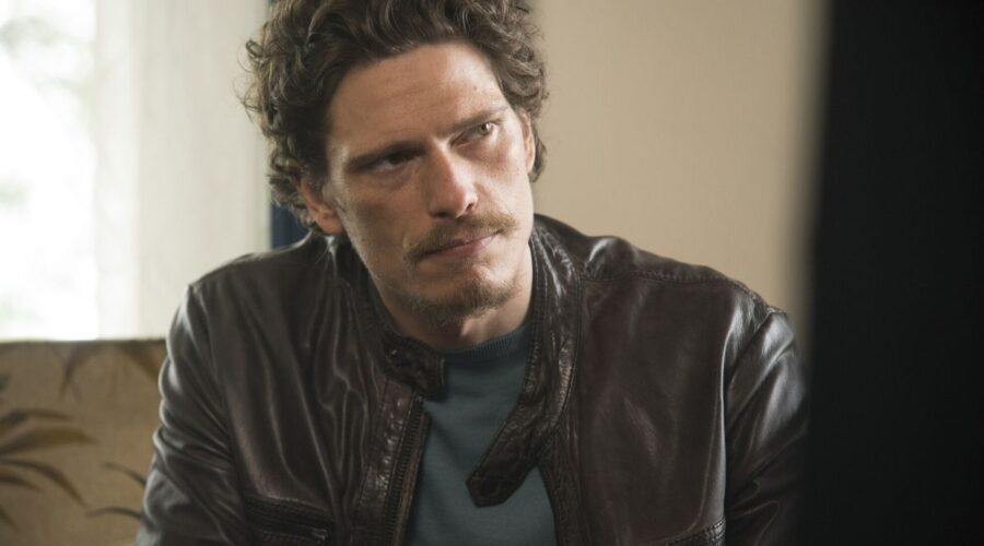 Matteo Martari è Marco Corvi nella fiction Bella da morire, Credits Maria Marin e Rai