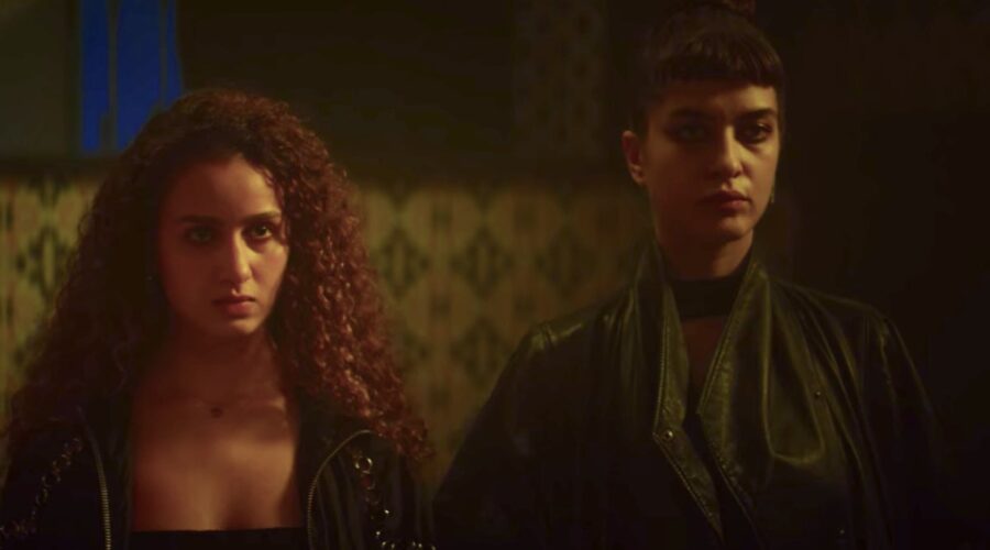Oulaya Amamra e Juliette Cardinski nei panni di Doina e Irina in Vampires. Credits Netflix