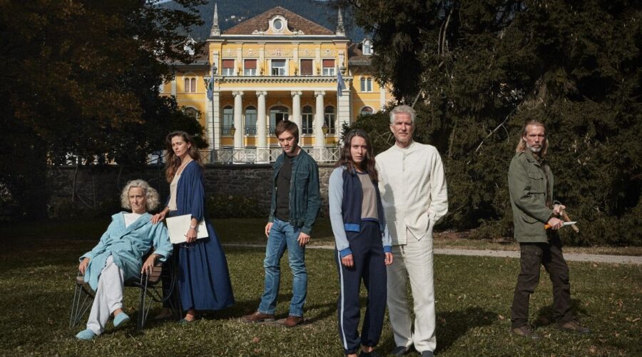 Sanctuary serie tv Credits Starzplay