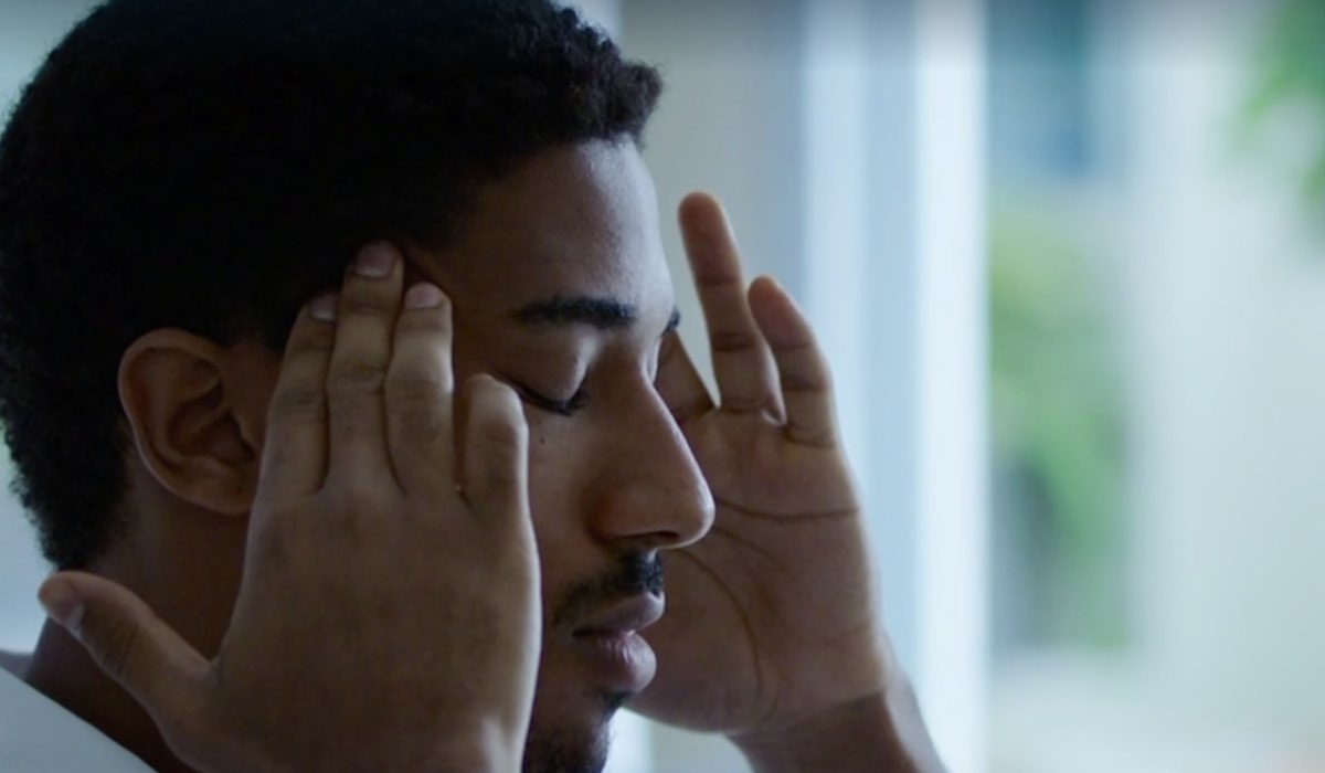 Alberto Malanchino è Gabriel Kidane nella fiction Doc- Nelle tue mani, qui nell episodio 8 Credits Rai