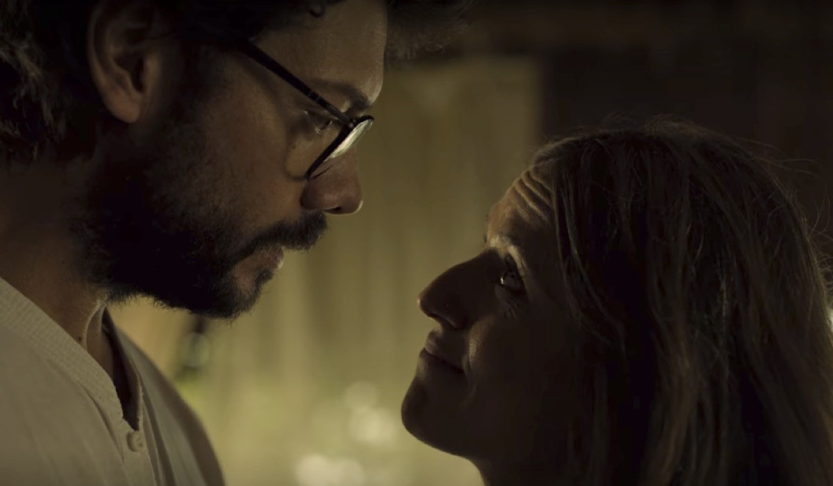 Alvaro Morte e Itziar Ituño sono Il Professore e Lisbona ne La Casa Di Carta 3x01 credits Netflix