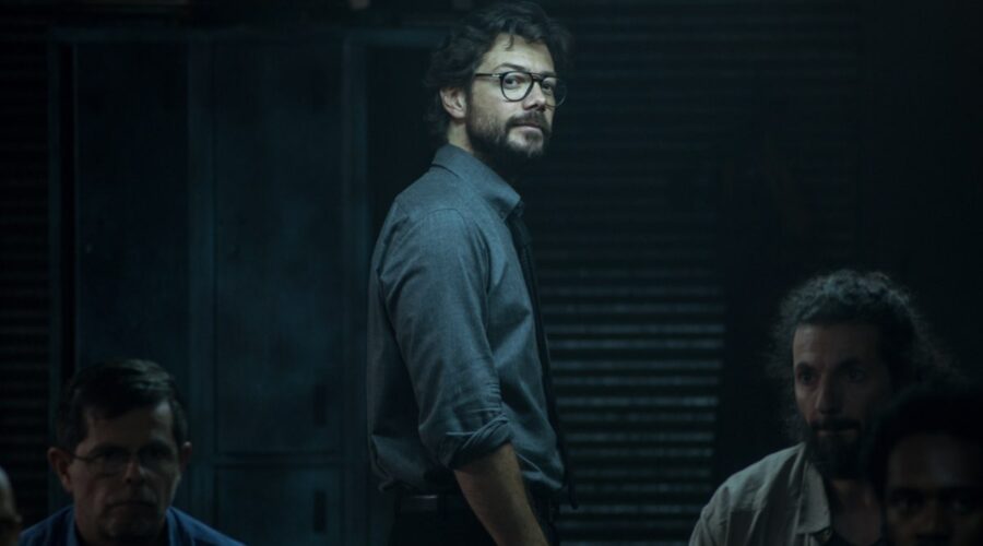 Álvaro Morte nei panni del Professore ne La casa di carta 4. Credits Netflix