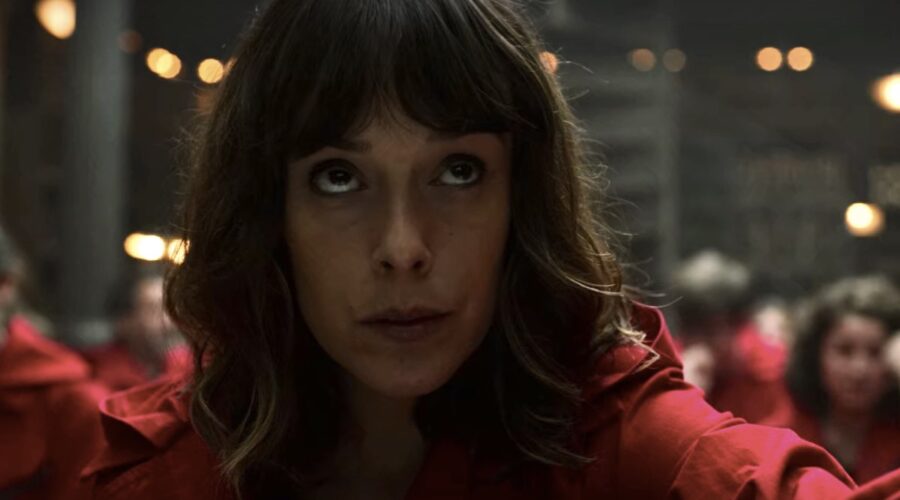 Belén Cuesta nei panni di Manila ne La Casa di Carta 4. Credits Netflix