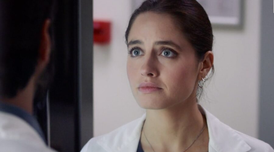 Doc - Nelle tue mani Lorenzo e Giulia interpretati da Gianmarco Saurino e Matilde Gioli, qui nell'episodio 7 intitolato Like Credits RAI