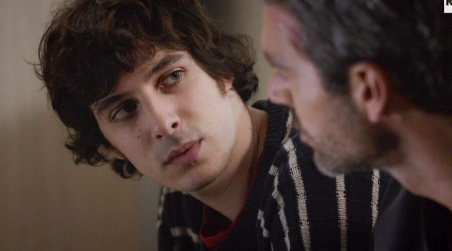 Doc - Nelle tue mani Pierpaolo Spollon nel ruolo di Riccardo Bonvegna con Luca Argentero nei panni di Doc nell episodio 6 Come eravamo Credits RAI