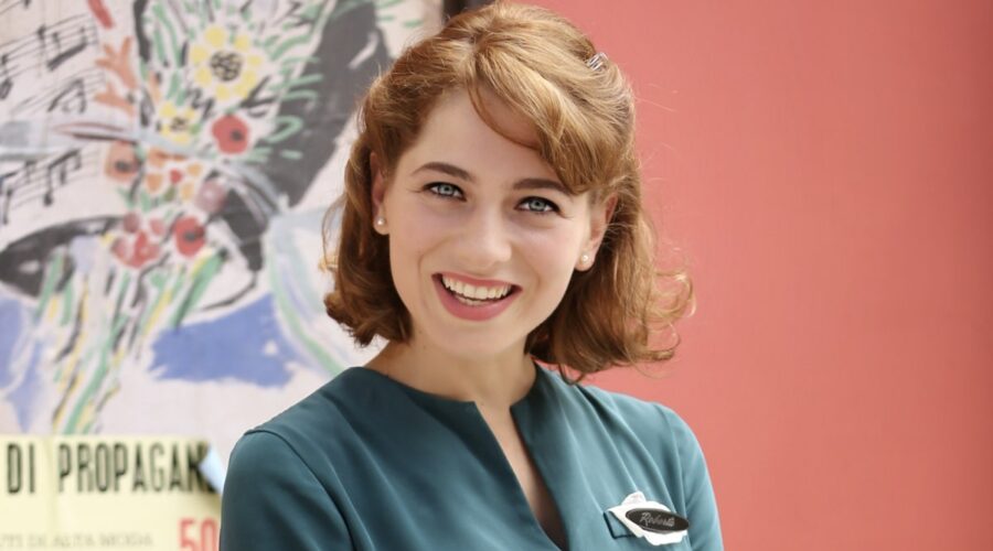 Federica De Benedittis interpreta Roberta Pellegrino ne Il Paradiso delle Signore Daily Credits RAI