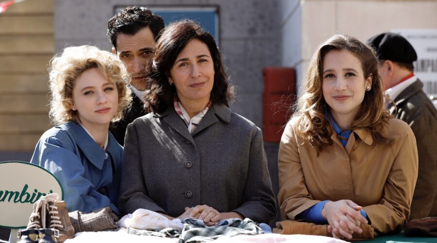 Il Paradiso delle Signore 4 Irene, Vittorio, Agnese e Dora interpretati da Francesca Del Fa, Alessandro Tersigni, Antonella Attili e Mariavittoria Cozzella Credits RAI