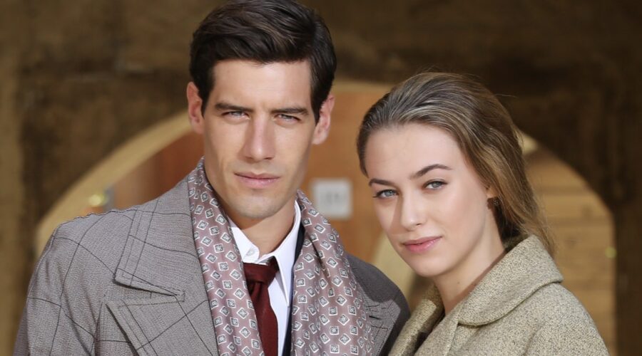 Il Paradiso delle Signore 4 Riccardo Guarnieri e Angela Barbieri interpretati rispettivamente da Enrico Oetiker e Alessia Debandi Credits RAI