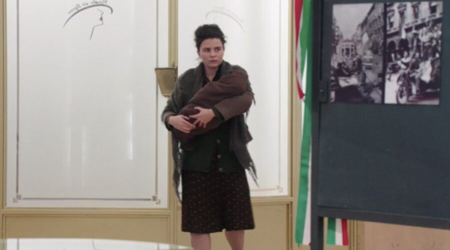 Il Paradiso delle Signore 4 la ragazza misteriosa con la neonata al Paradiso nella puntata 135 Credits RAI