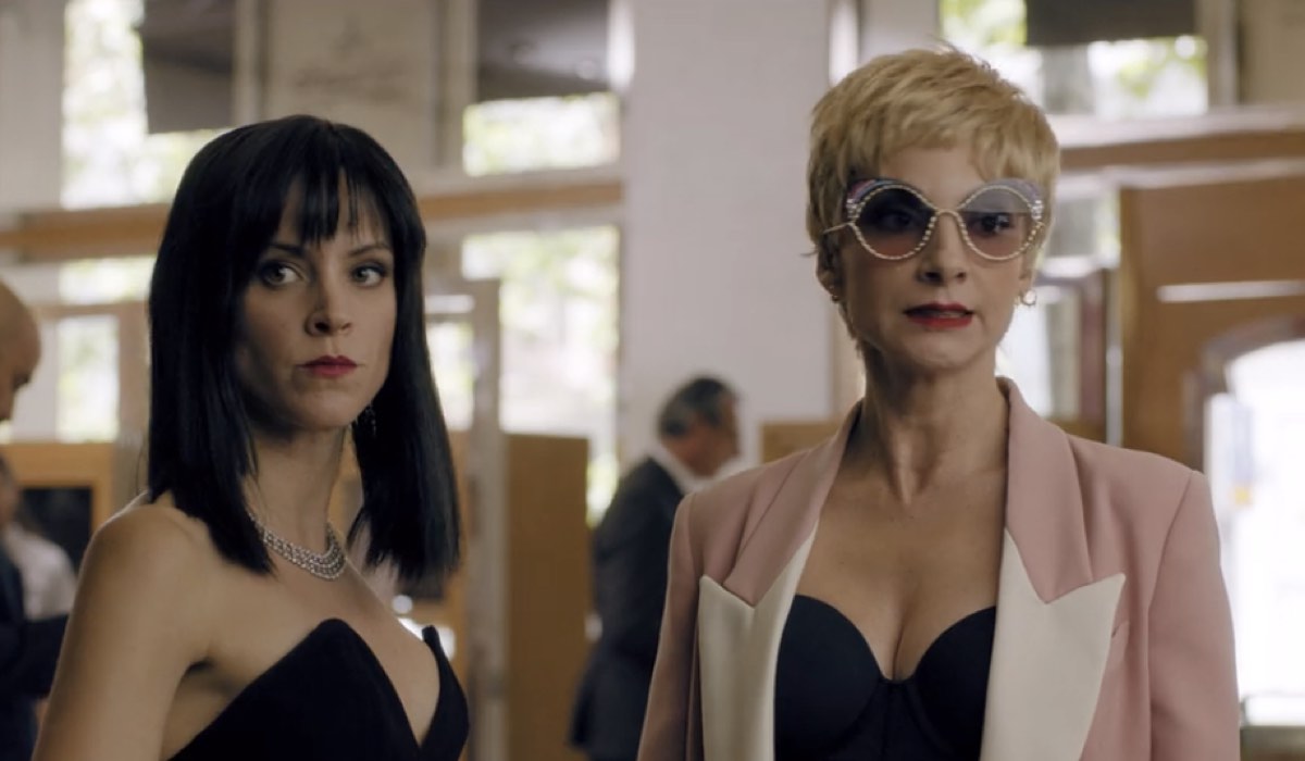 Maggie Civantos e Najwa Nimri, sono Macarena e Zulema in Vis A Vis episodio 4x08 credits Netflix