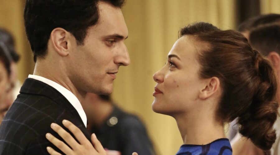 Alessandro Tersigni e Gloria Radulescu nei panni di Vittorio Conti e Marta Guarnieri ne Il Paradiso delle Signore Daily 2 Credits RAI