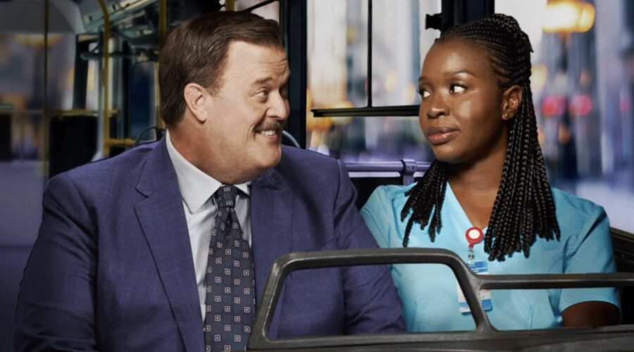 Bob Hearts Abishola locandina con BILLY GARDELL che interpreta BOB E FOLAKE OLOWOFOYEKU che interpreta ABISHOLA Credits foto di Warner Bros Entertainment, Inc e Mediaset