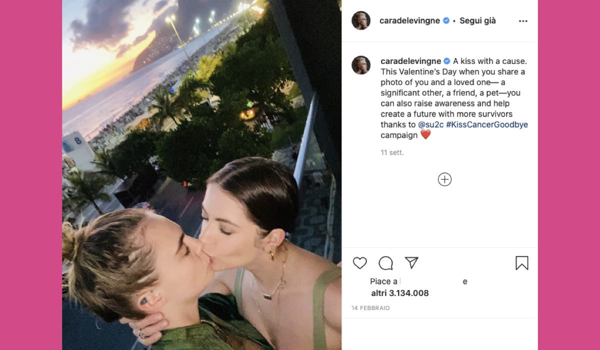 Cara Delevingne e Ashley Benson bacio credits Instagram via @caradelevingne